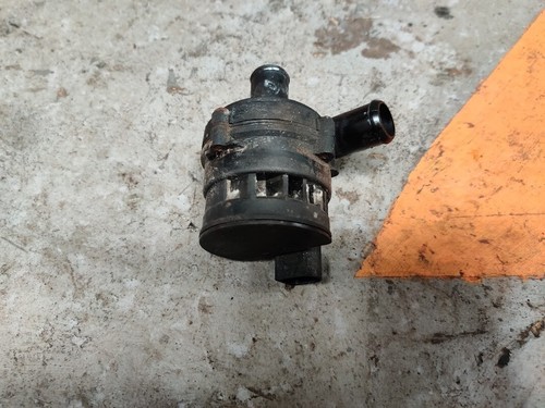 ZUSATZKÜHLMITTELPUMPE